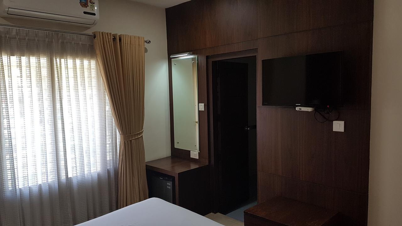 The Central Park Kollam Exterior photo