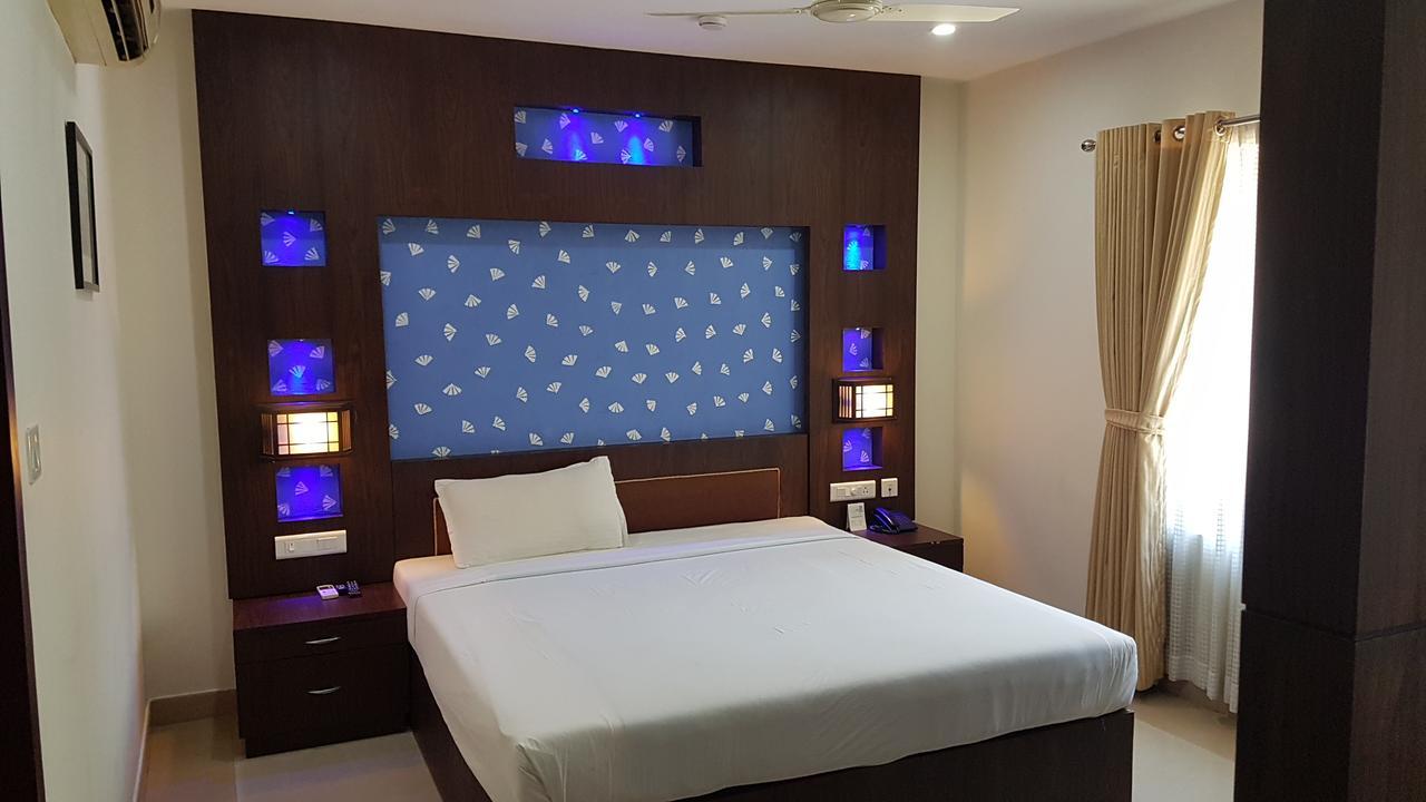 The Central Park Kollam Exterior photo